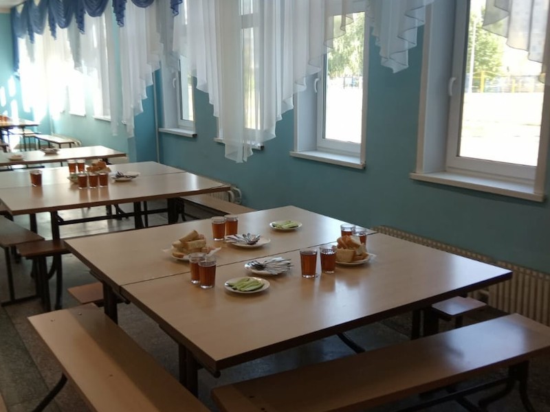 Голубой обеденный зал